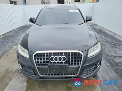 Piąte zdjęcie samochodu w środku: 2016 AUDI Q5 PREMIUM VIN:WA1C2AFP2GA029886 - miniatura