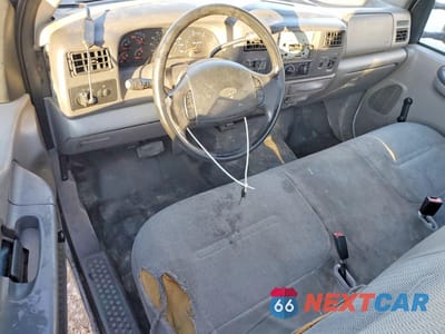 Zdjęcie 8 z 12 samochodu: 2001 FORD F350 SUPER DUTY FLATBED TRUCK VIN:1FDWF36F11EC20267 - miniatura