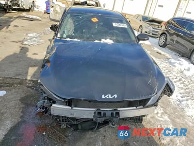 Piąte zdjęcie samochodu w środku: 2025 KIA K5 LXS VIN:KNAG24J73S5324705 - miniatura
