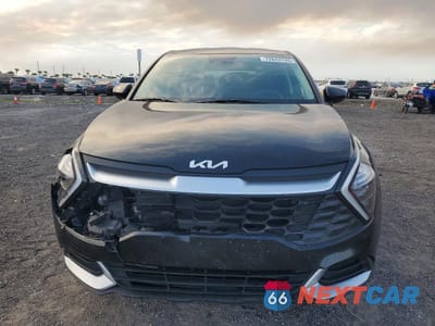 Piąte zdjęcie samochodu w środku: 2023 KIA SPORTAGE LX VIN:KNDPU3AF9P7168485 - miniatura