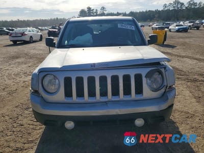 Piąte zdjęcie samochodu w środku: 2014 JEEP PATRIOT SPORT VIN:1C4NJPBA2ED553492 - miniatura