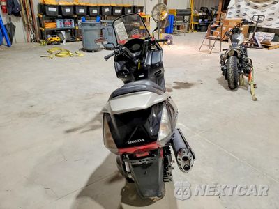 Czwarte zdjęcie samochodu z boku: 2013 HONDA FSC600 A VIN:JH2PF0147DK100239 - miniatura