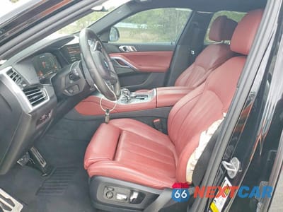 Zdjęcie 7 z 12 samochodu: 2022 BMW X6 M50I VIN:5UXCY8C05N9J40319 - miniatura