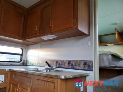 Piąte zdjęcie samochodu w środku: 2001 JAYCO QWEST CAMPER VIN:1UJCJ02N815DB0516 - miniatura