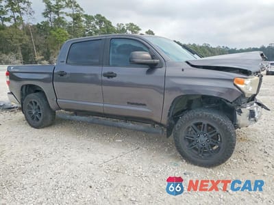 Czwarte zdjęcie samochodu z boku: 2017 TOYOTA TUNDRA SR5 VIN:5TFEM5F18HX122549 - miniatura