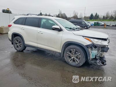 Czwarte zdjęcie samochodu z boku: 2019 TOYOTA HIGHLANDER LE VIN:5TDBZRFH9KS937591 - miniatura