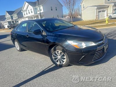 2017 TOYOTA CAMRY LE 4T1BF1FK7HU703178 - główne zdjęcie licytacji z USA - miniatura