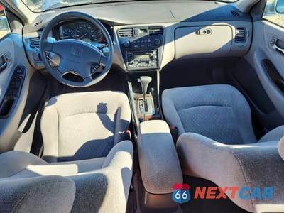 Zdjęcie 8 z 13 samochodu: 2002 HONDA ACCORD EX VIN:JHMCG66832C008215 - miniatura