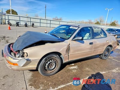 1994 TOYOTA CAMRY LE 4T1SK12E7RU331032 - główne zdjęcie licytacji z USA - miniatura