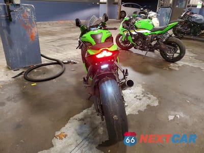 Czwarte zdjęcie samochodu z boku: 2020 KAWASAKI ZX1002 VIN:JKBZXVE12LA004931 - miniatura