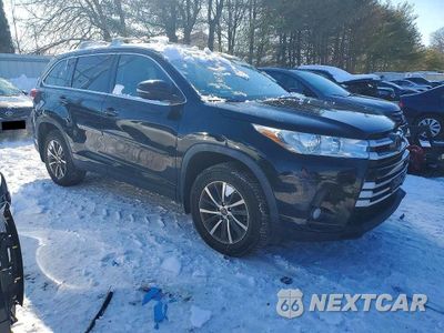 Czwarte zdjęcie samochodu z boku: 2019 TOYOTA HIGHLANDER SE VIN:5TDJZRFH1KS588163 - miniatura
