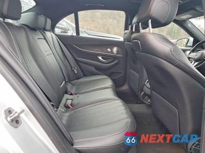 Zdjęcie 10 z 12 samochodu: 2019 MERCEDES-BENZ E 300 4MATIC VIN:WDDZF4KB7KA556109 - miniatura