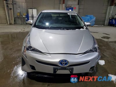 Piąte zdjęcie samochodu w środku: 2016 TOYOTA PRIUS TWO VIN:JTDKBRFU6G3503509 - miniatura