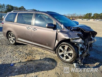 Czwarte zdjęcie samochodu z boku: 2013 TOYOTA SIENNA SPORT VIN:5TDXK3DCXDS345389 - miniatura
