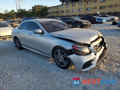 Czwarte zdjęcie samochodu z boku: 2019 MERCEDES-BENZ E 300 VIN:WDDZF4JB8KA576578 - miniatura