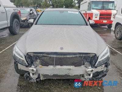 Piąte zdjęcie samochodu w środku: 2019 MERCEDES-BENZ C 300 VIN:55SWF8DB7KU317067 - miniatura