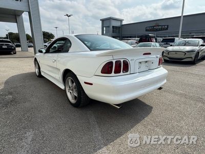 Trzecie zdjęcie samochodu z tyłu: 1997 FORD MUSTANG COBRA VIN:1FALP47V5VF111087 - miniatura