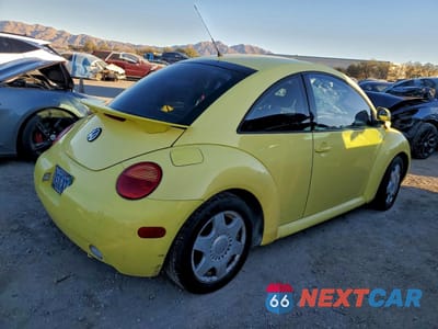 Trzecie zdjęcie samochodu z tyłu: 2000 VOLKSWAGEN NEW BEETLE GLX VIN:3VWDD21C6YM452924 - miniatura