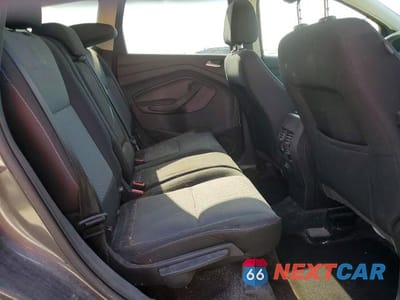 Trzecie zdjęcie samochodu z tyłu: 2017 FORD ESCAPE SE VIN:1FMCU0GDXHUE91333 - miniatura