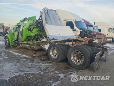 Czwarte zdjęcie samochodu z boku: 2015 FREIGHTLINER CORONADO SEMI TRUCK VIN:3ALXFB002FDGA4662 - miniatura