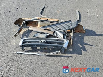 Zdjęcie 12 z 13 samochodu: 2000 TOYOTA TACOMA XTRACAB VIN:4TAWM72N0YZ614503 - miniatura