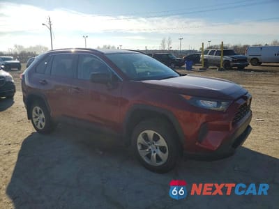 Czwarte zdjęcie samochodu z boku: 2021 TOYOTA RAV4 LE VIN:2T3F1RFVXMW179972 - miniatura