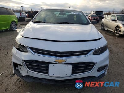 Piąte zdjęcie samochodu w środku: 2018 CHEVROLET MALIBU LS VIN:1G1ZB5ST1JF192087 - miniatura