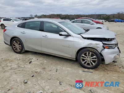 Czwarte zdjęcie samochodu z boku: 2017 CHEVROLET MALIBU LT VIN:1G1ZE5ST5HF173995 - miniatura