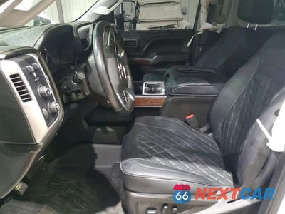 Zdjęcie 7 z 12 samochodu: 2018 GMC SIERRA K2500 SLT VIN:1GT12TEY5JF284240 - miniatura