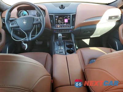 Zdjęcie 8 z 13 samochodu: 2023 MASERATI LEVANTE GT VIN:ZN661XUA4PX439267 - miniatura