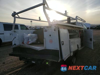 Czwarte zdjęcie samochodu z boku: 2019 FORD F350 UTILITY / SERVICE TRUCK VIN:1FD8W3HT0KED76779 - miniatura