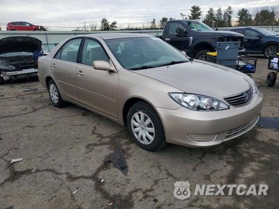 Czwarte zdjęcie samochodu z boku: 2005 TOYOTA CAMRY LE VIN:4T1BE30K95U515300 - miniatura