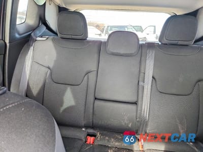 Zdjęcie 10 z 12 samochodu: 2020 JEEP RENEGADE LATITUDE VIN:ZACNJABB5LPL43082 - miniatura