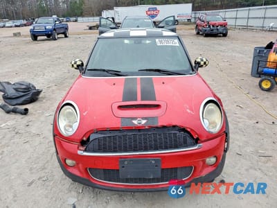 Piąte zdjęcie samochodu w środku: 2009 MINI COOPER S VIN:WMWMF73599TW86600 - miniatura
