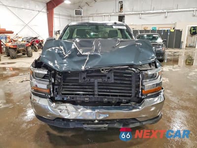Piąte zdjęcie samochodu w środku: 2017 CHEVROLET SILVERADO K1500 VIN:1GCNKNEC2HZ326289 - miniatura