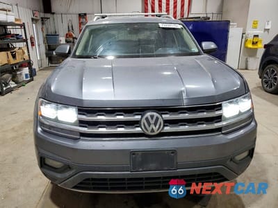 Piąte zdjęcie samochodu w środku: 2018 VOLKSWAGEN ATLAS SE VIN:1V2LR2CA3JC530240 - miniatura