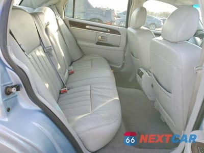 Zdjęcie 10 z 12 samochodu: 2006 LINCOLN TOWN CAR SIGNATURE VIN:1LNHM81W56Y649825 - miniatura