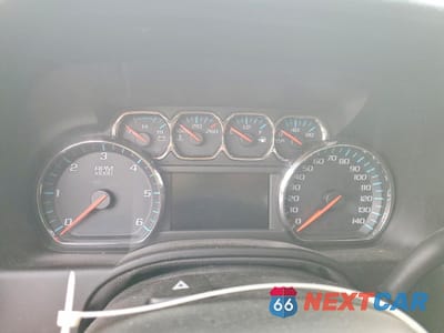 Zdjęcie 9 z 13 samochodu: 2016 CHEVROLET SUBURBAN C1500 LT VIN:1GNSCHKC5GR116913 - miniatura