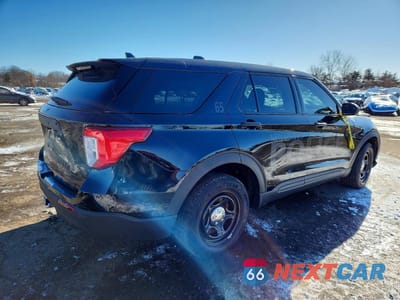 Trzecie zdjęcie samochodu z tyłu: 2023 FORD EXPLORER POLICE INTERCEPTOR VIN:1FM5K8AB6PGB74229 - miniatura
