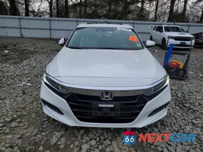 Piąte zdjęcie samochodu w środku: 2018 HONDA ACCORD EX VIN:1HGCV1F44JA028346 - miniatura