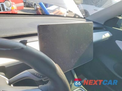 Zdjęcie 9 z 12 samochodu: 2022 TESLA MODEL Y VIN:7SAYGDEF2NF350499 - miniatura