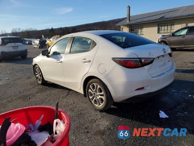 Drugie zdjęcie samochodu z przodu: 2017 TOYOTA YARIS IA VIN:3MYDLBYV8HY165902 - miniatura