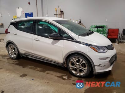 Czwarte zdjęcie samochodu z boku: 2019 CHEVROLET BOLT EV LT VIN:1G1FY6S08K4104050 - miniatura