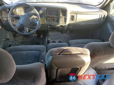 Zdjęcie 8 z 12 samochodu: 2006 GMC SIERRA FLATBED TRUCK VIN:1GTJK39D76E230572 - miniatura