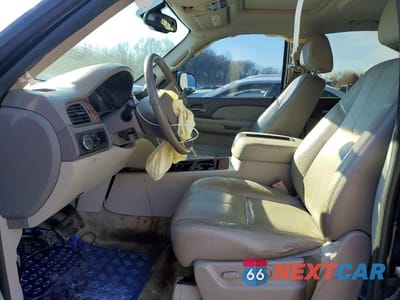 Zdjęcie 7 z 13 samochodu: 2007 CHEVROLET SUBURBAN C1500 VIN:3GNFC16037G239859 - miniatura