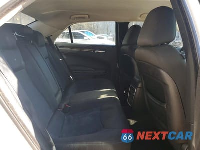 Zdjęcie 10 z 12 samochodu: 2018 CHRYSLER 300 TOURING VIN:2C3CCARGXJH195648 - miniatura