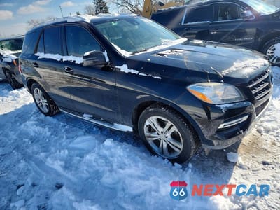 Czwarte zdjęcie samochodu z boku: 2014 MERCEDES-BENZ ML 350 4MATIC VIN:4JGDA5HB0EA267895 - miniatura