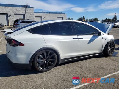 Trzecie zdjęcie samochodu z tyłu: 2018 TESLA MODEL X VIN:5YJXCBE23JF121846 - miniatura