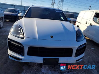 Piąte zdjęcie samochodu w środku: 2021 PORSCHE CAYENNE GTS VIN:WP1AG2AY7MDA33560 - miniatura
