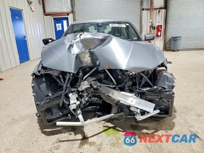 Piąte zdjęcie samochodu w środku: 2025 BMW 330I VIN:3MW69CW04S8F11211 - miniatura